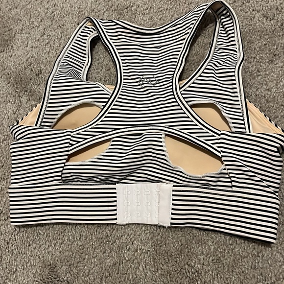LAST CHANCE-Maven Thread Black and White Striped breastfeeding Sports Bra - Picture 4 of 6